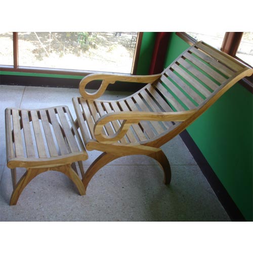 TEAK LOUNGE CHAIR WITH STOOL